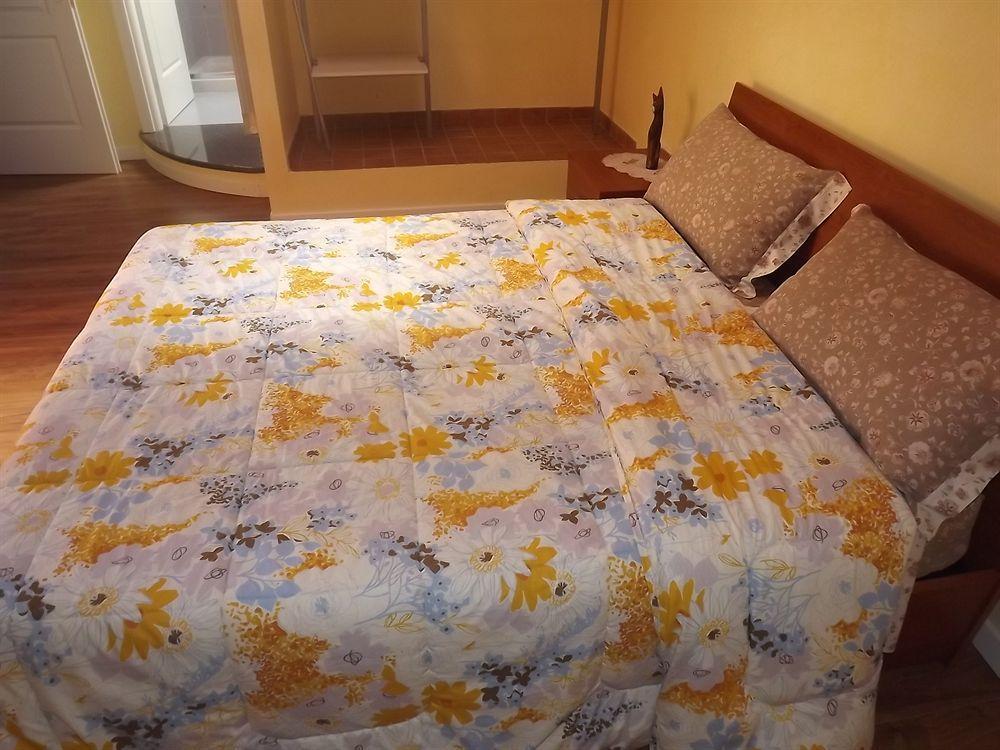 Il Gelsomino Bed and Breakfast Ferno Εξωτερικό φωτογραφία