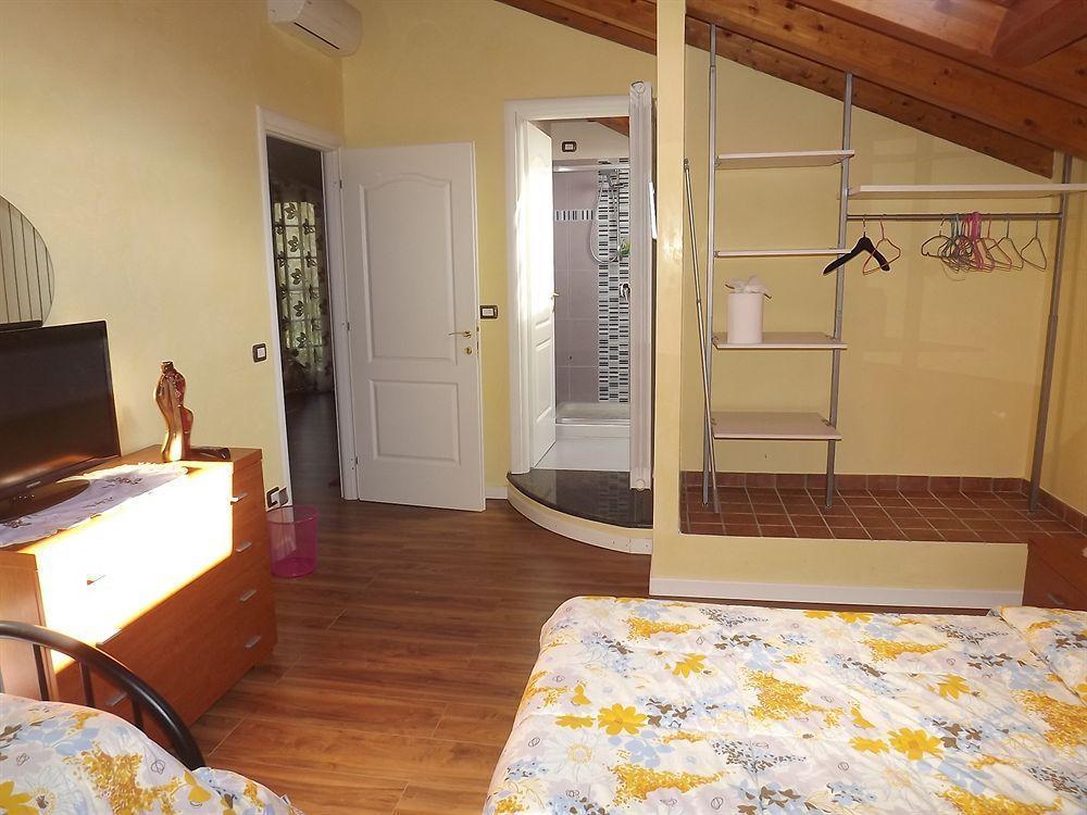 Il Gelsomino Bed and Breakfast Ferno Εξωτερικό φωτογραφία