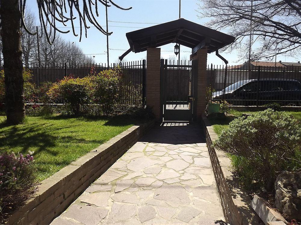 Il Gelsomino Bed and Breakfast Ferno Εξωτερικό φωτογραφία