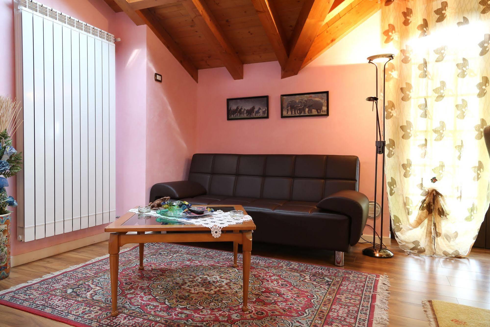 Il Gelsomino Bed and Breakfast Ferno Εξωτερικό φωτογραφία