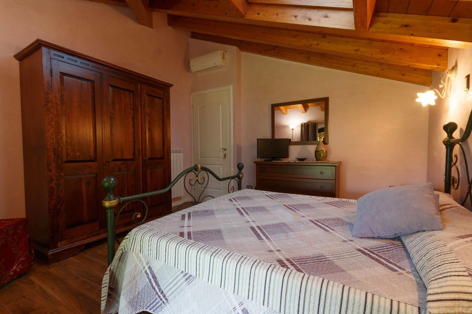 Il Gelsomino Bed and Breakfast Ferno Εξωτερικό φωτογραφία